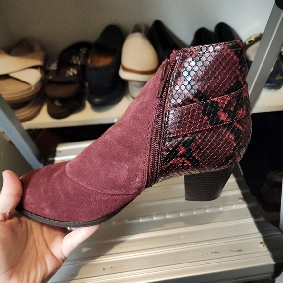 Vionic suede botties PERFECT SHAPE - Picture 7 of 7